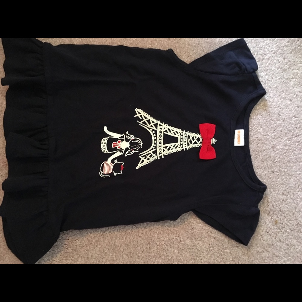 Black tee shirt